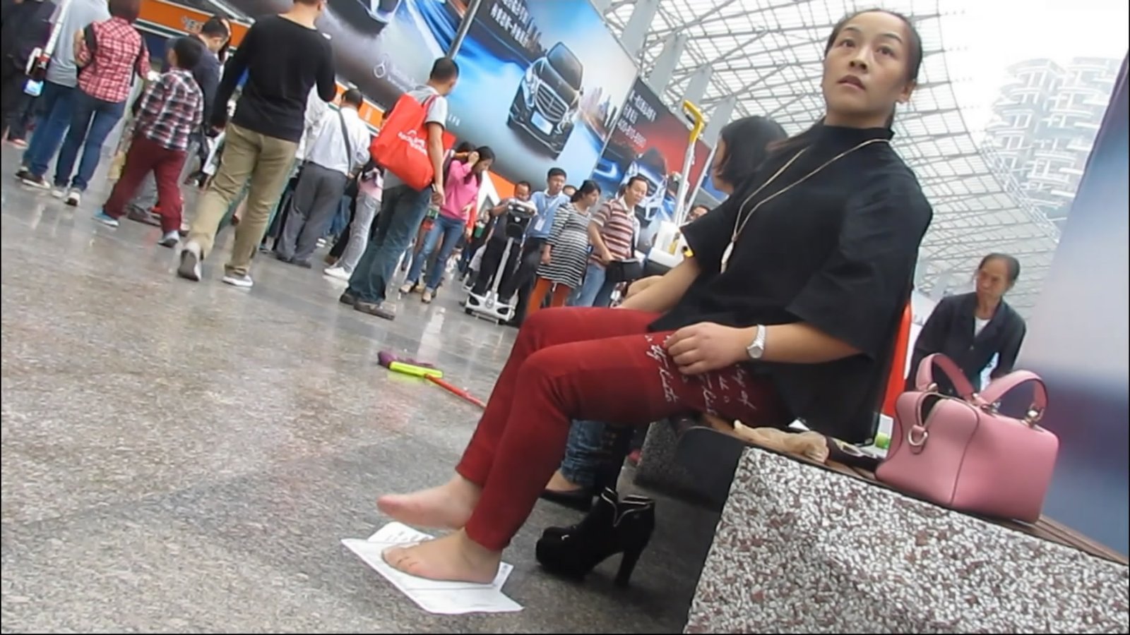 streetsnapfootm[00 01 07][20181202 111014 3]